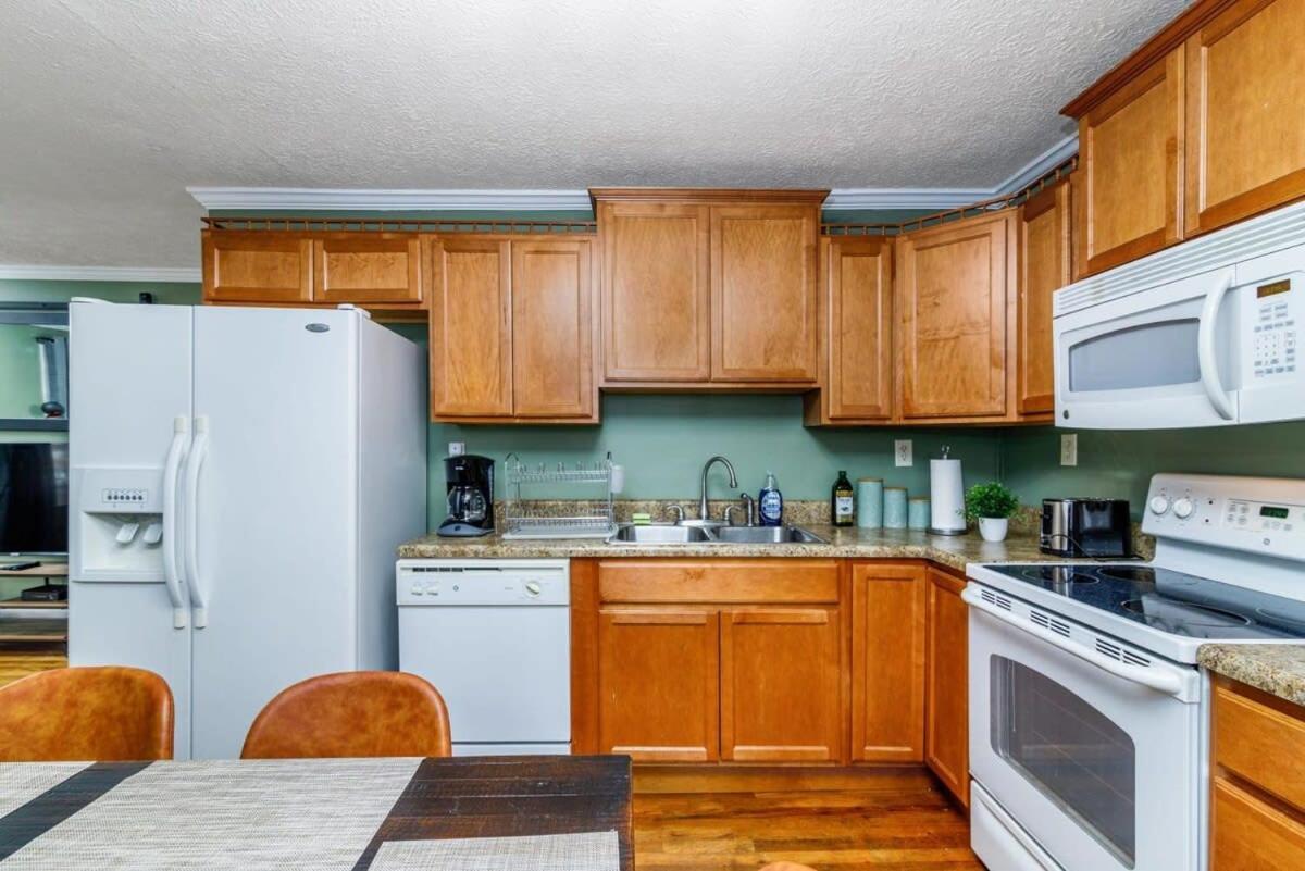 New River Gorge Cottage W Hot Tub, Fire Pit, Grill أوك هيل المظهر الخارجي الصورة