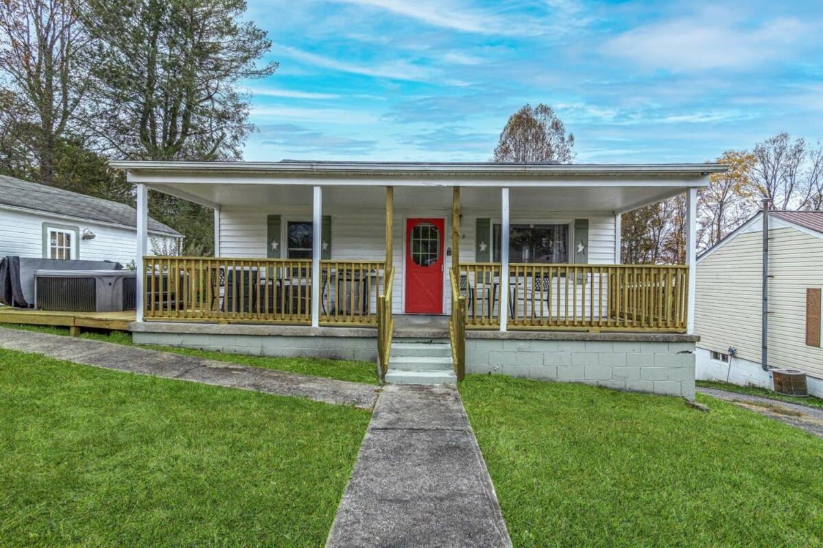 New River Gorge Cottage W Hot Tub, Fire Pit, Grill أوك هيل المظهر الخارجي الصورة