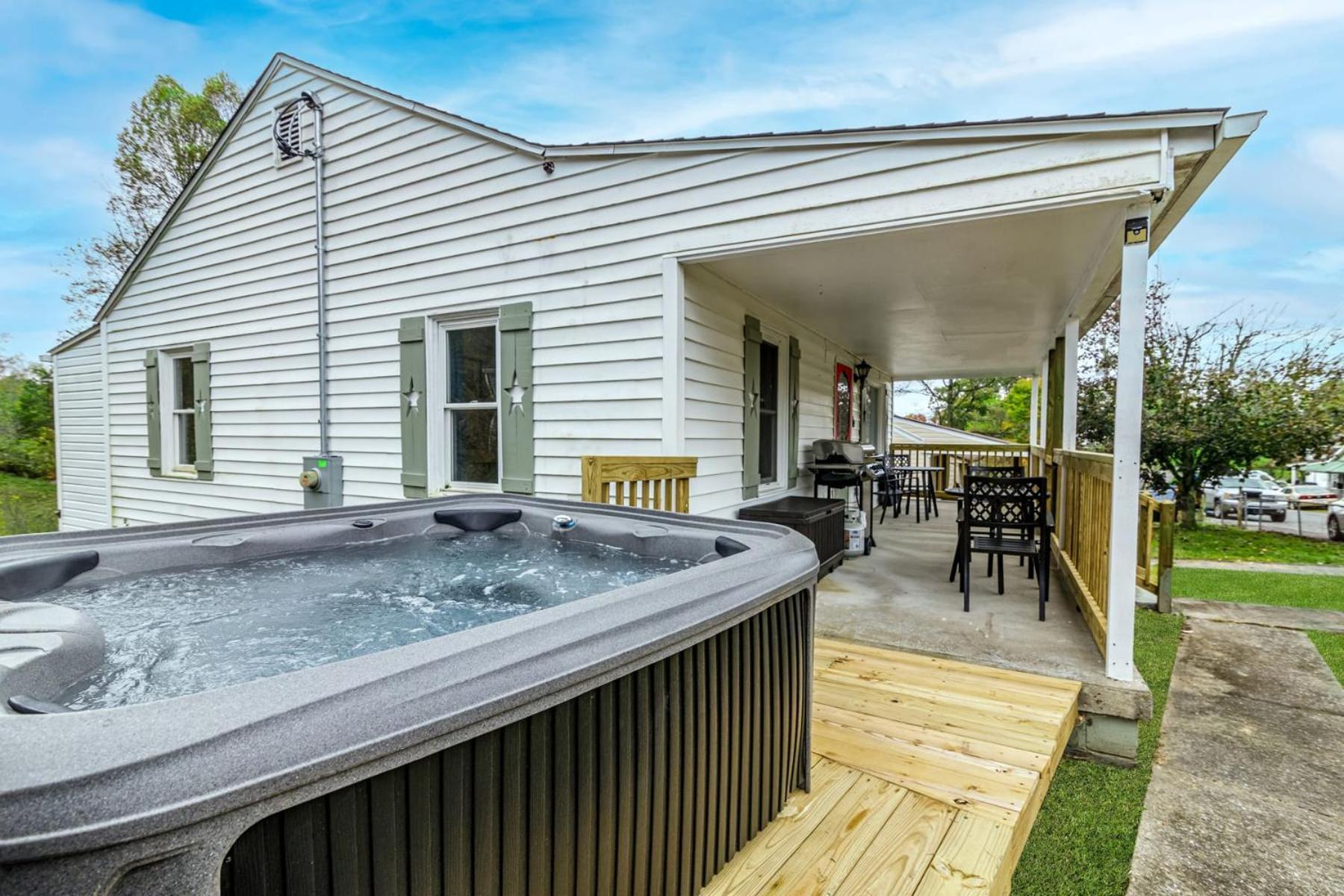 New River Gorge Cottage W Hot Tub, Fire Pit, Grill أوك هيل المظهر الخارجي الصورة